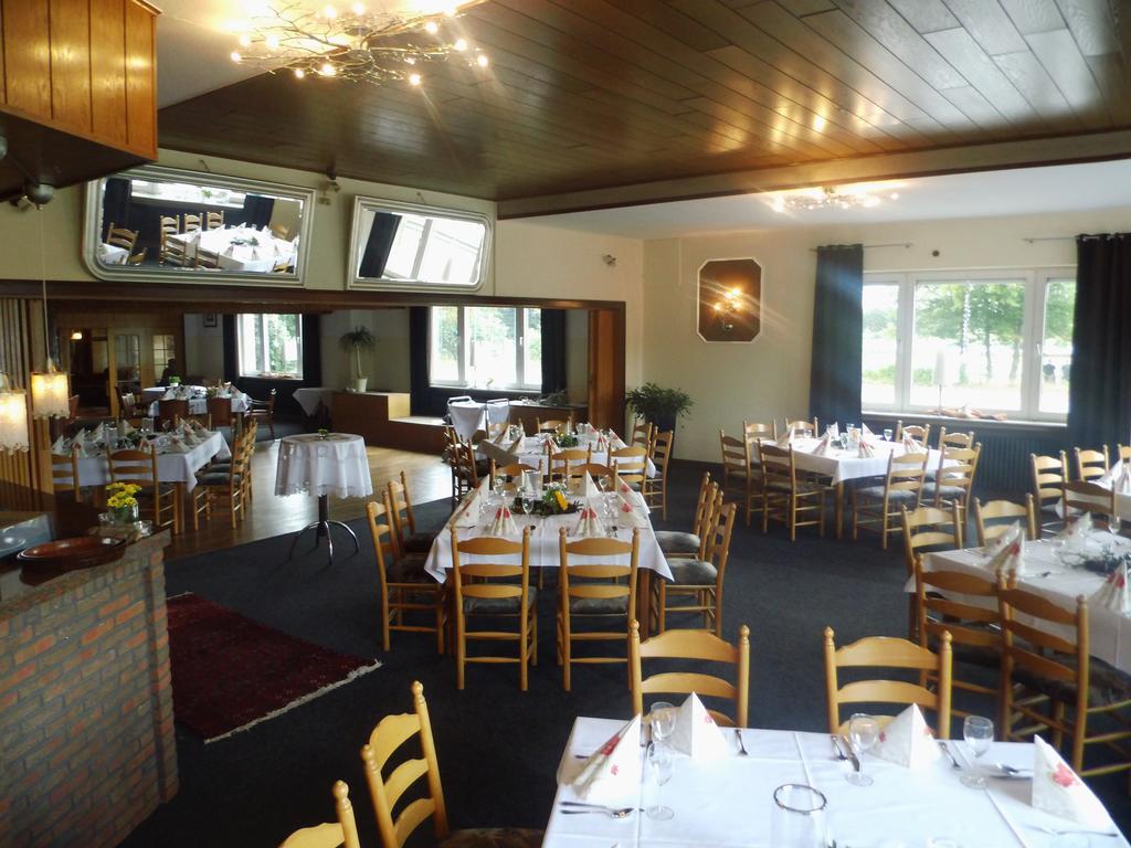 Hotel Zum Lutten Didi Friedeburg Buitenkant foto