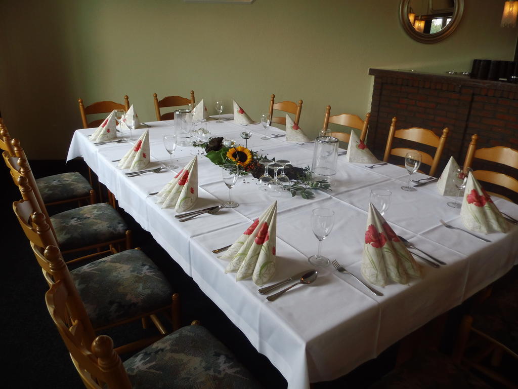 Hotel Zum Lutten Didi Friedeburg Buitenkant foto