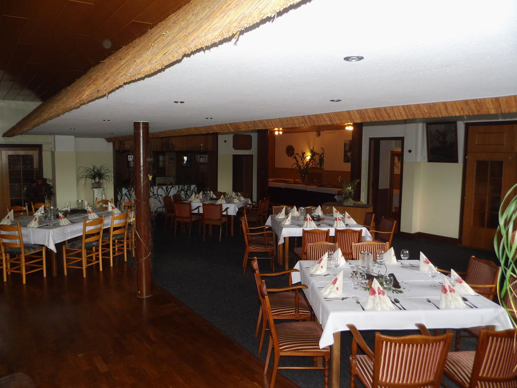 Hotel Zum Lutten Didi Friedeburg Buitenkant foto