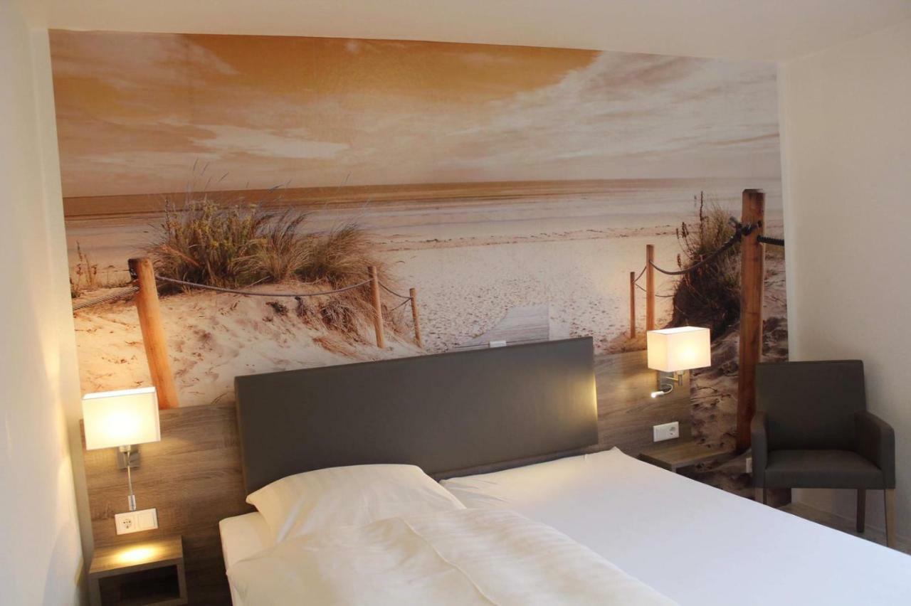 Hotel Zum Lutten Didi Friedeburg Buitenkant foto