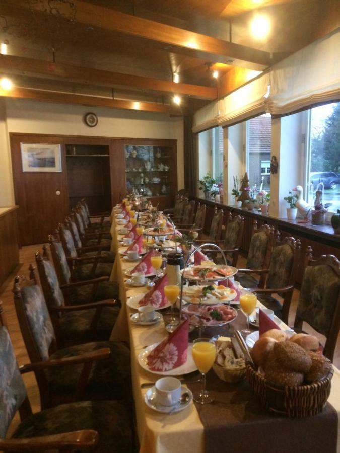 Hotel Zum Lutten Didi Friedeburg Buitenkant foto